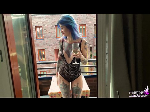 ❤️ Sjajna djevojka sisa gutljajem i strastveno jebe pod otvorenim nebom ☑ Kurve kod nas bs.porn-evooli.ru ️❤